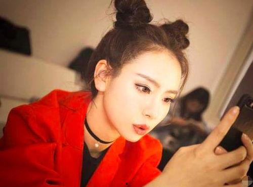 戚薇小时候的照片,戚薇童年照勾起回忆